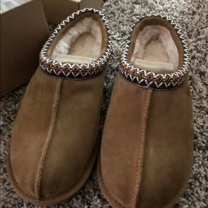 Women’s Ugg Tasman Slippers Size 8. Brand new.